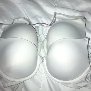 White Victoria’s Secret bras